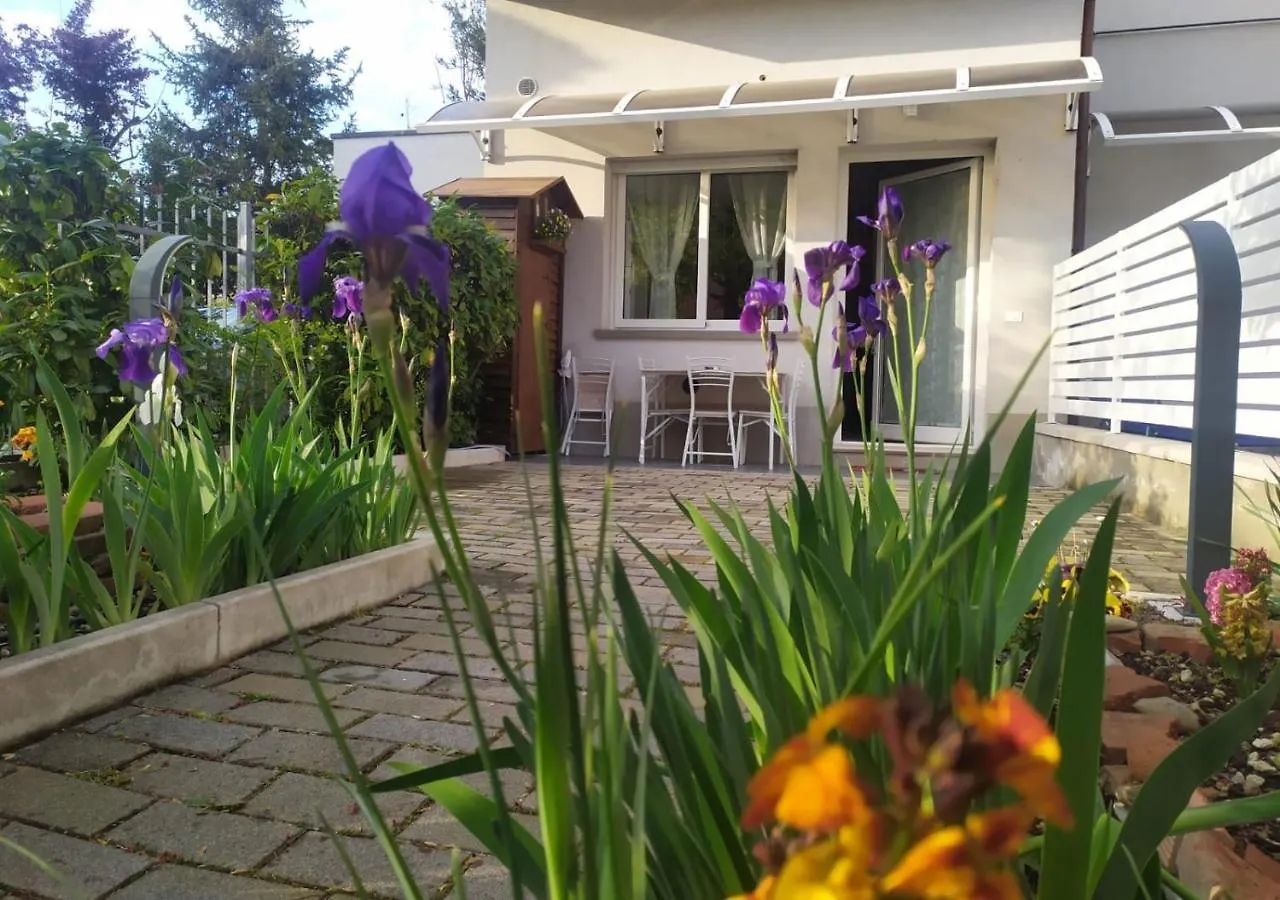 bolognaholidayhome APPARTAMENTO SIGNORINI giardino e posto auto