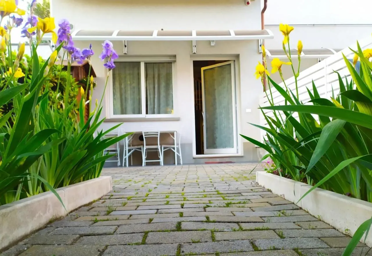 bolognaholidayhome APPARTAMENTO SIGNORINI giardino e posto auto Italia