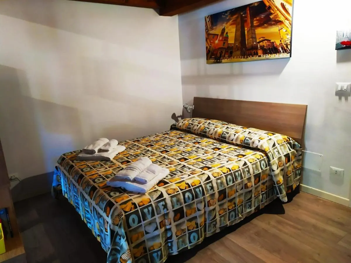 bolognaholidayhome APPARTAMENTO SIGNORINI giardino e posto auto