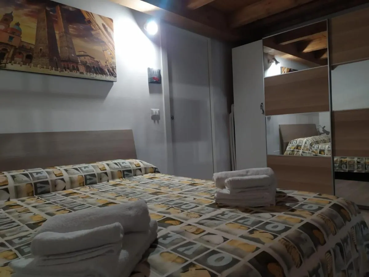 bolognaholidayhome APPARTAMENTO SIGNORINI giardino e posto auto
