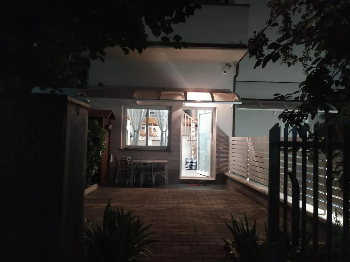 Appartamento Signorini - Bolognaholidayhome - Holiday House Bologna Garden Reserved Parking 0*,  Itália